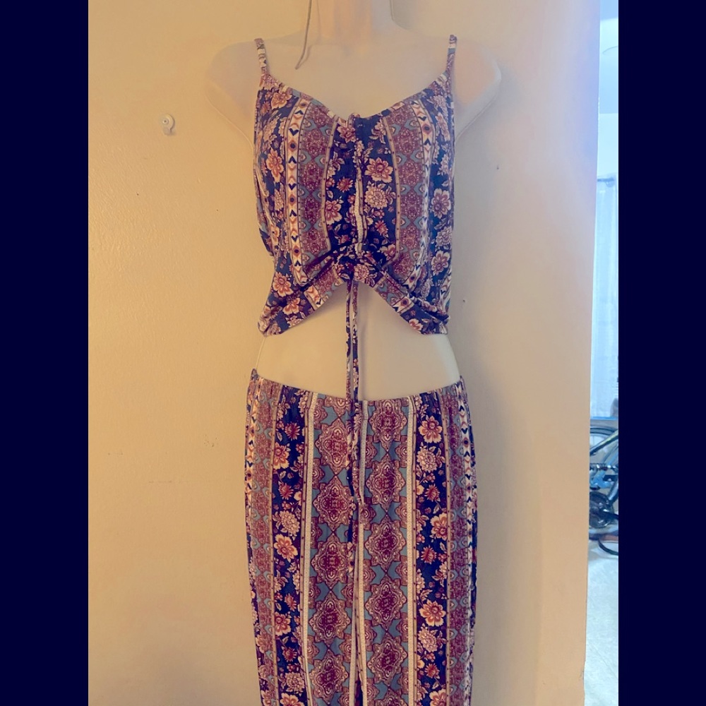 New set crop and bell bottom pants great material